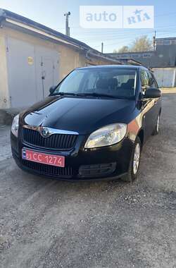 Універсал Skoda Fabia 2009 в Чернівцях