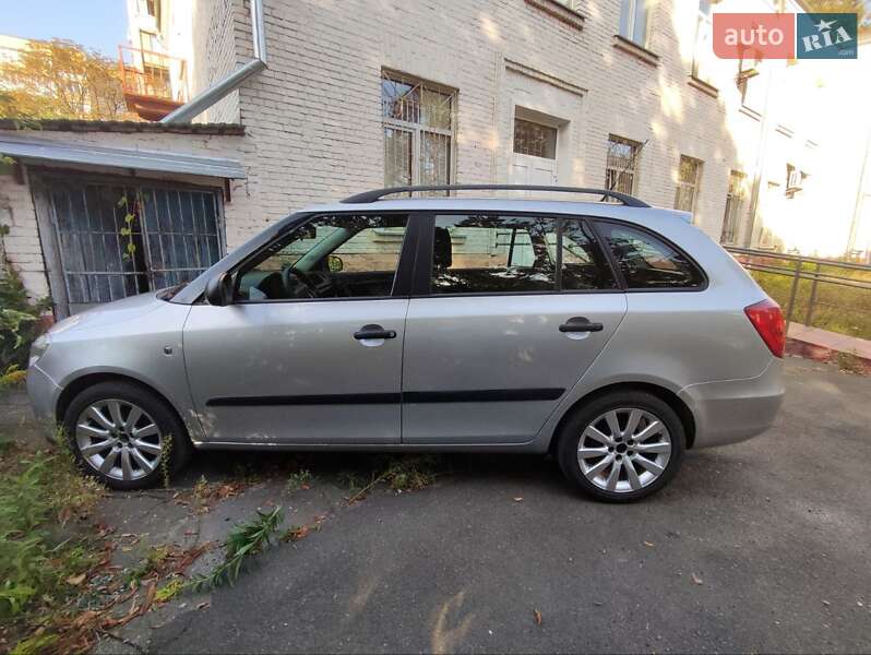 Універсал Skoda Fabia 2008 в Києві