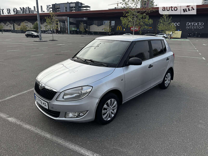 Хетчбек Skoda Fabia 2011 в Києві