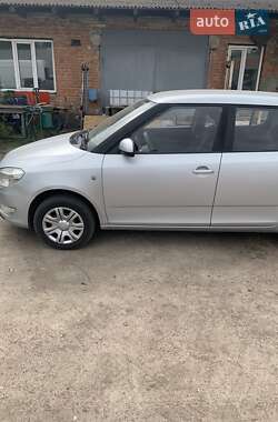 Хетчбек Skoda Fabia 2013 в 