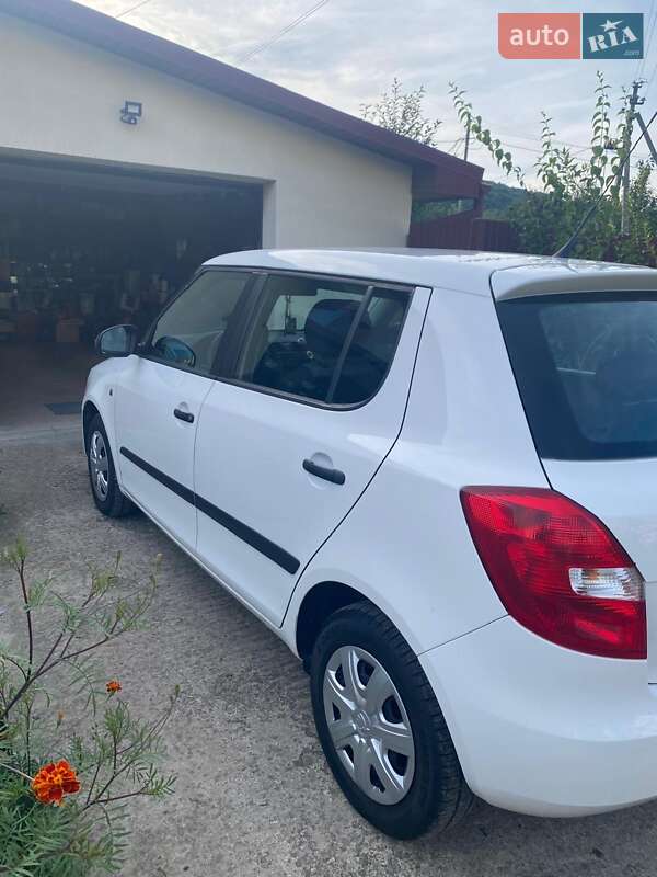 Хэтчбек Skoda Fabia 2011 в Великом Березном фото 3 Хэтчбек Skoda Fabia 2011 в Великом Березном