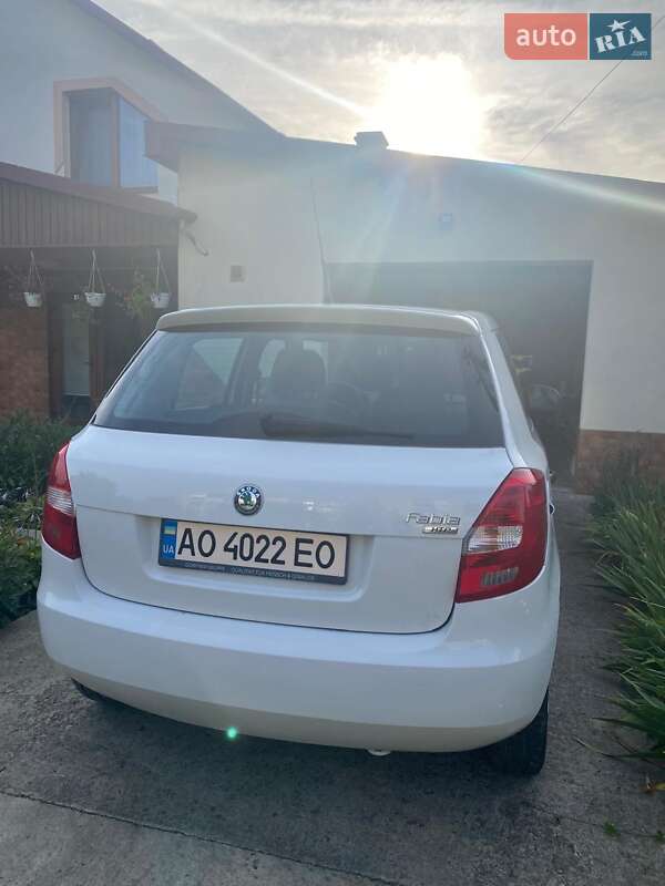 Хэтчбек Skoda Fabia 2011 в Великом Березном фото 4 Хэтчбек Skoda Fabia 2011 в Великом Березном