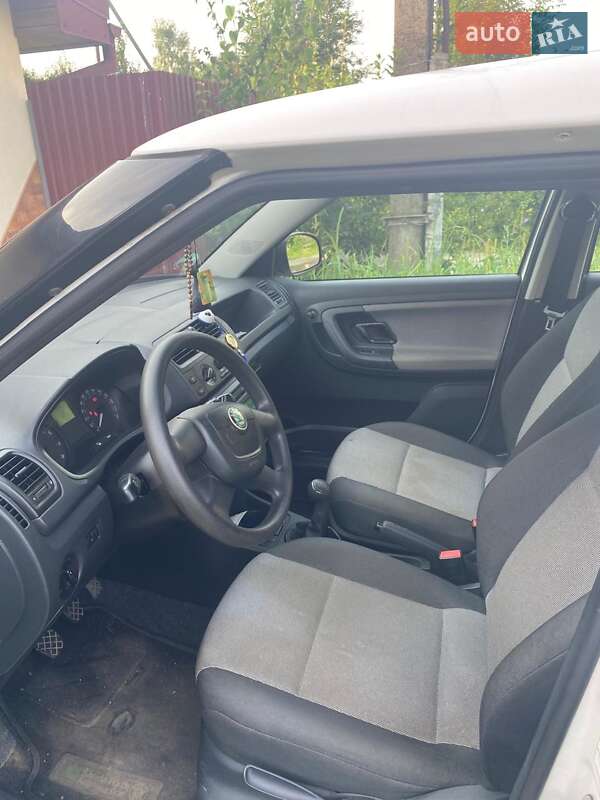 Хэтчбек Skoda Fabia 2011 в Великом Березном фото 9 Хэтчбек Skoda Fabia 2011 в Великом Березном