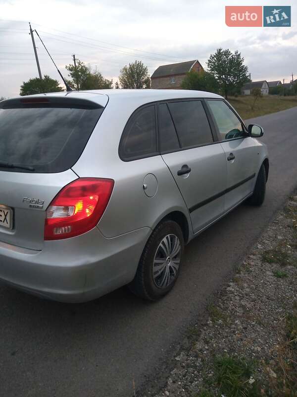 Хэтчбек Skoda Fabia 2009 в Зенькове