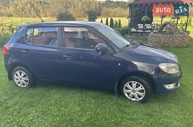 Хэтчбек Skoda Fabia 2012 в 