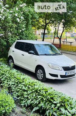 Хэтчбек Skoda Fabia 2011 в Чернигове