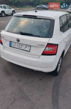 Хэтчбек Skoda Fabia 2017 в 