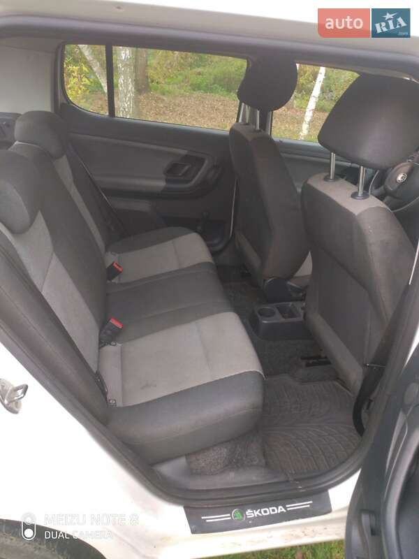 Хэтчбек Skoda Fabia 2010 в Чернигове