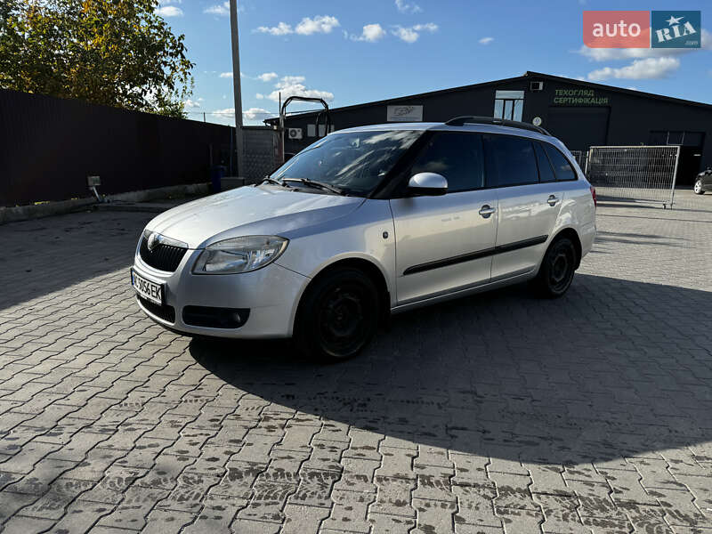 Універсал Skoda Fabia 2008 в Луцьку