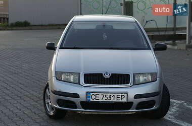 Седан Skoda Fabia 2004 в Черновцах