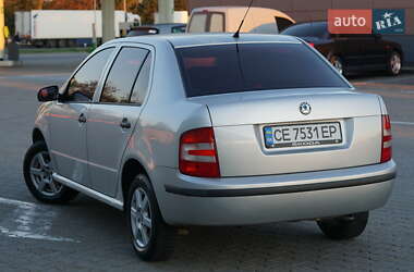 Седан Skoda Fabia 2004 в Черновцах