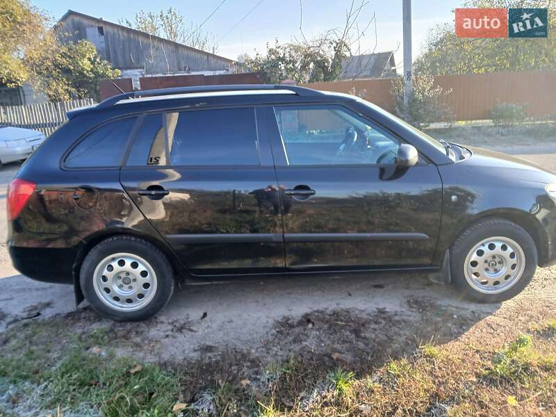 Універсал Skoda Fabia 2010 в Олевську фото 2 Універсал Skoda Fabia 2010 в Олевську