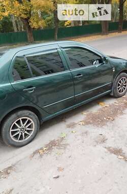 Седан Skoda Fabia 2001 в Ромнах