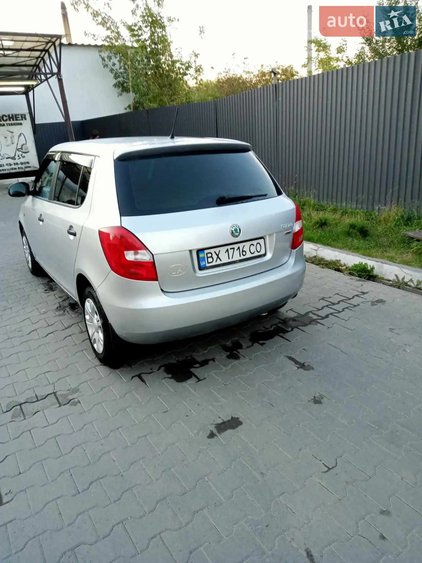 2011 Skoda Fabia - мініатюра 2