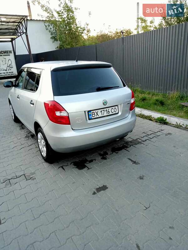Хетчбек Skoda Fabia 2011 в Хмельницькому