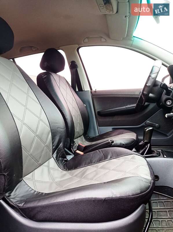 Універсал Skoda Fabia 2002 в Чернігові
