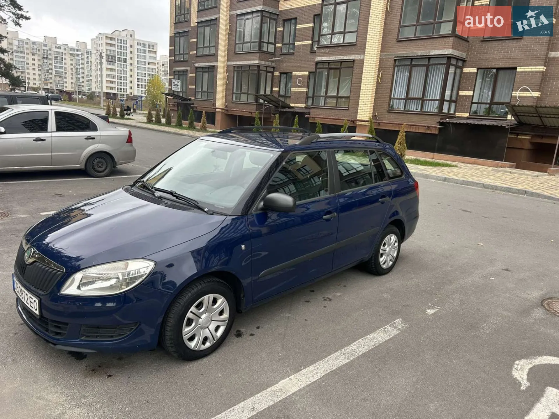 2011 Skoda Fabia - мініатюра 2