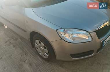 Хэтчбек Skoda Fabia 2009 в 