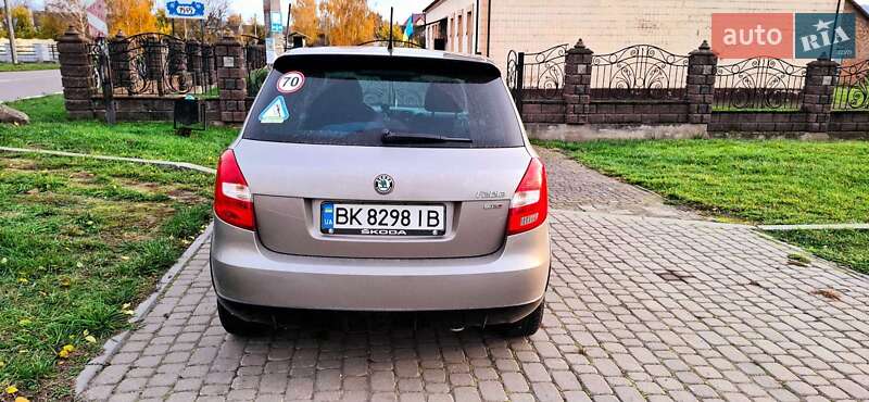 Хэтчбек Skoda Fabia 2011 в Дубно