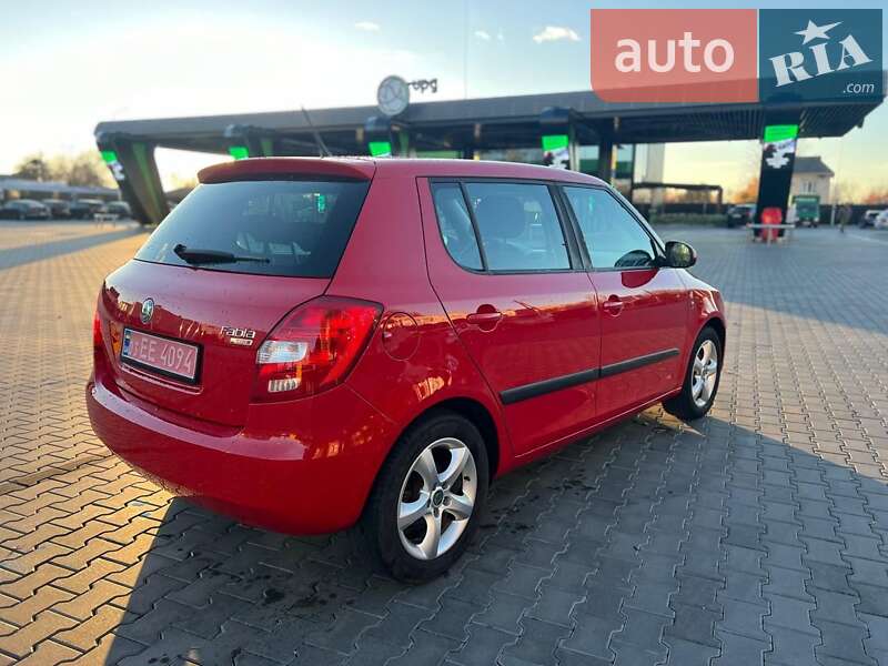 Хэтчбек Skoda Fabia 2012 в Луцке
