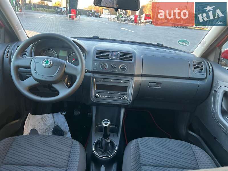 Хэтчбек Skoda Fabia 2012 в Луцке