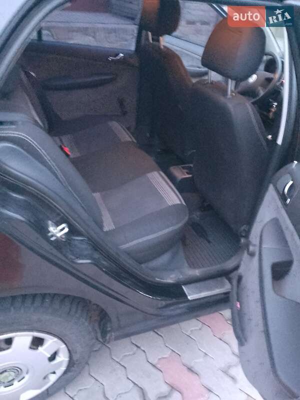 Седан Skoda Fabia 2002 в Городке