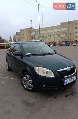 Хэтчбек Skoda Fabia 2007 в 