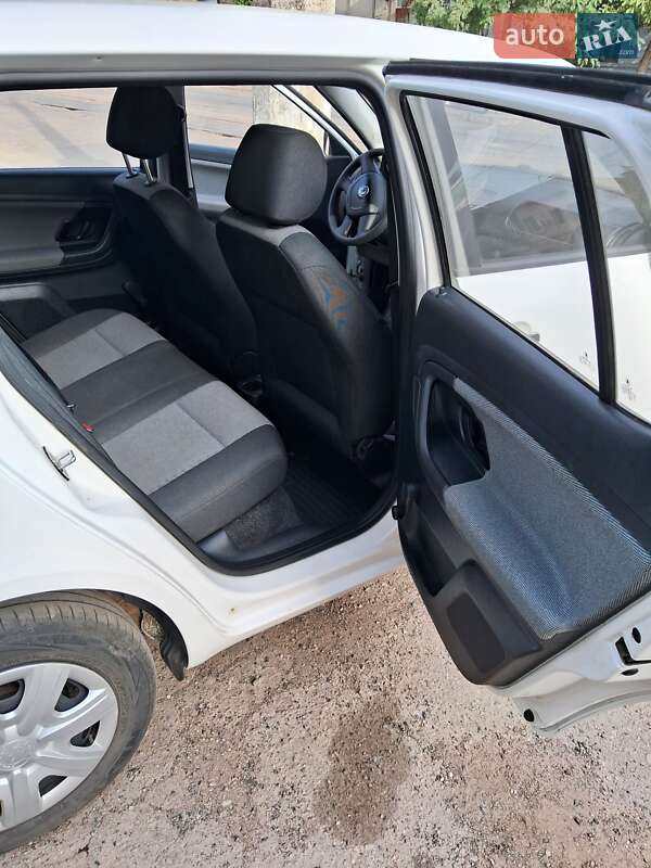 Хетчбек Skoda Fabia 2012 в Миколаєві