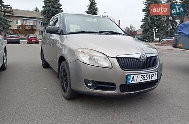 Хэтчбек Skoda Fabia 2007 в 