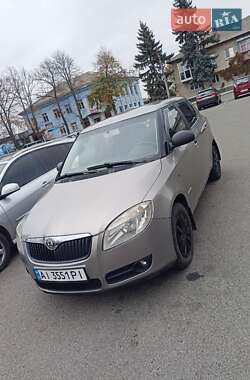 Хэтчбек Skoda Fabia 2007 в 