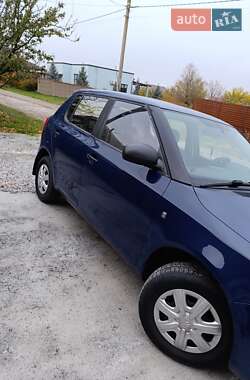 Хэтчбек Skoda Fabia 2011 в 
