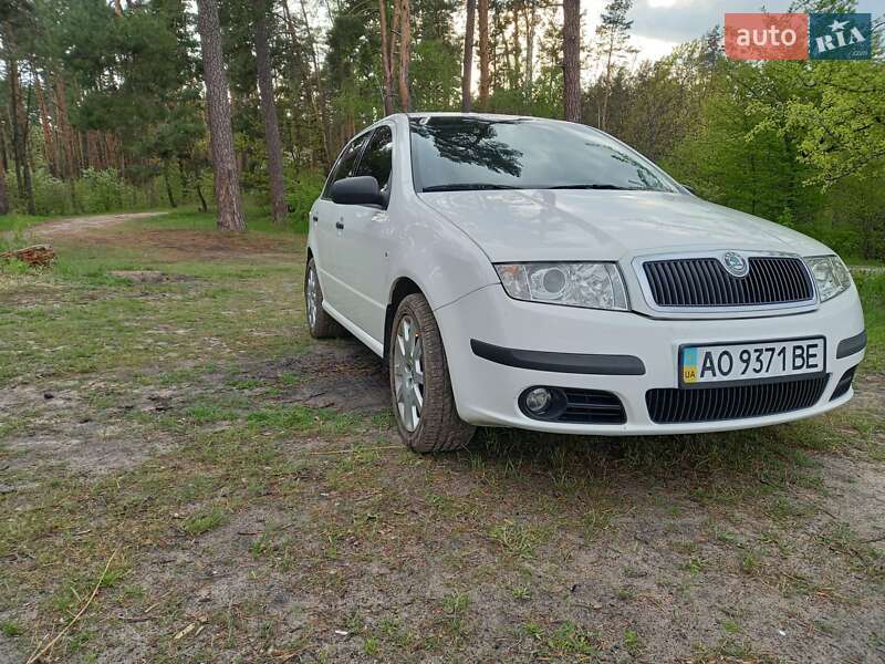 Хетчбек Skoda Fabia 2006 в Дубовому
