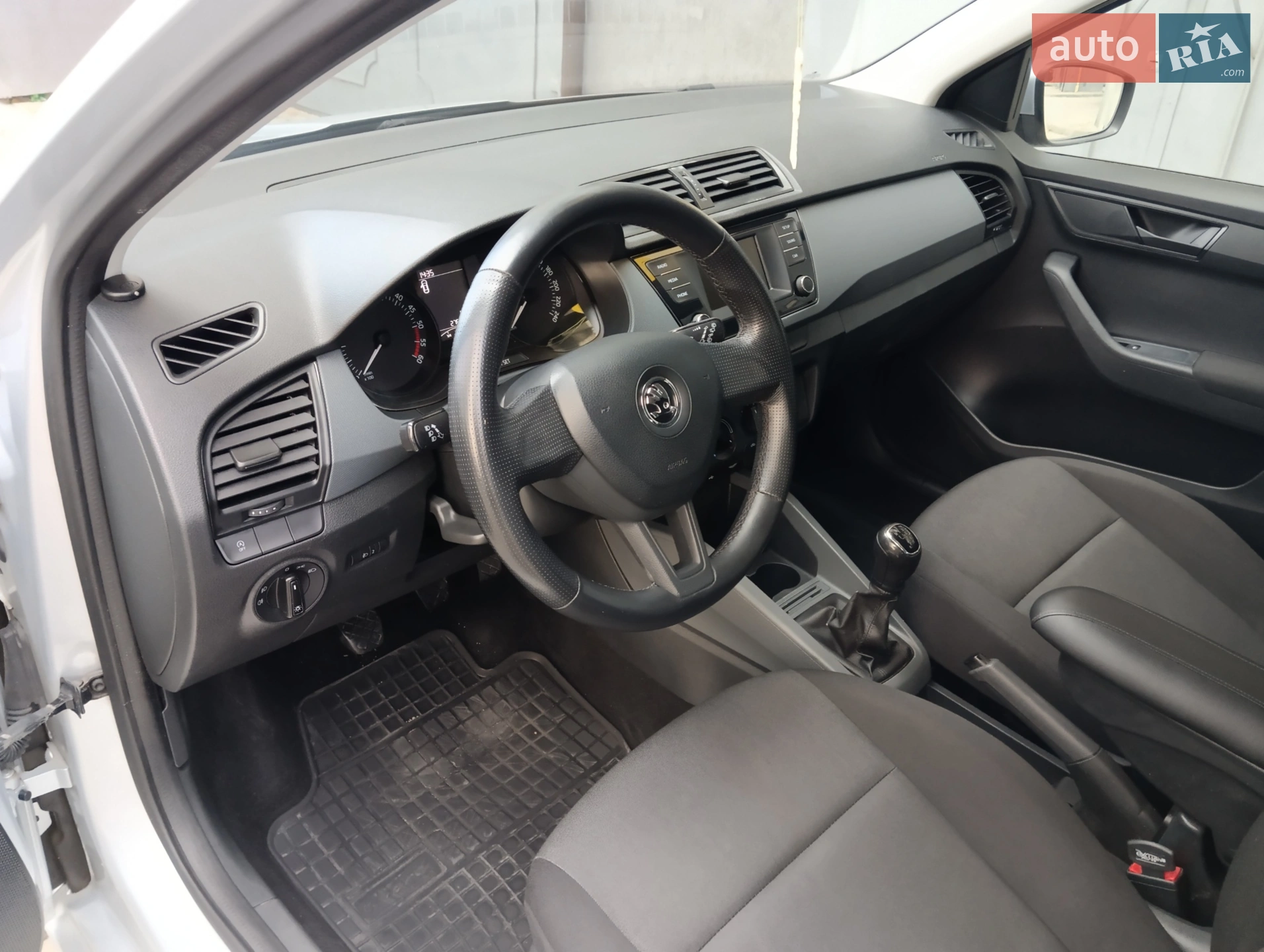 2015 Skoda Fabia - мініатюра 23