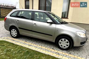 Универсал Skoda Fabia 2009 в Луцке