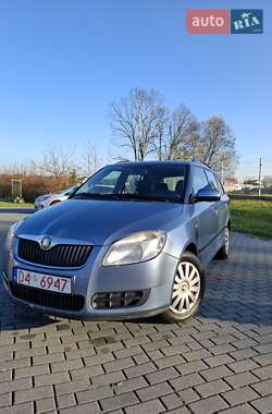 Хэтчбек Skoda Fabia 2009 в 
