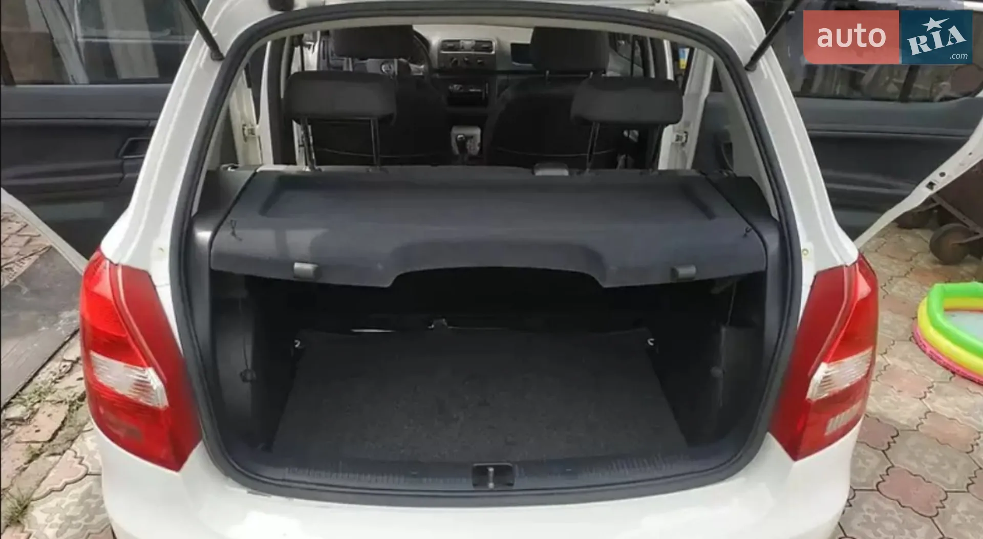 2013 Skoda Fabia - мініатюра 10