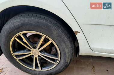 Хэтчбек Skoda Fabia 2013 в 