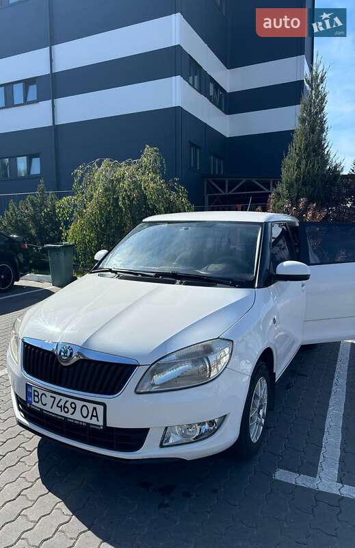 Хэтчбек Skoda Fabia 2011 в Львове