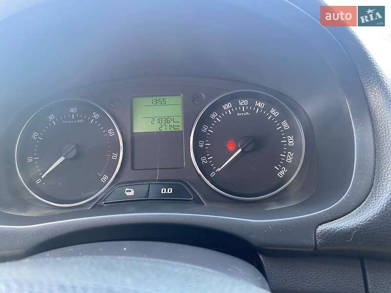 Хэтчбек Skoda Fabia 2011 в Львове