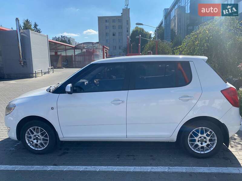 Хэтчбек Skoda Fabia 2011 в Львове