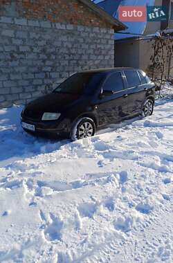 Хэтчбек Skoda Fabia 2002 в Хмельницком