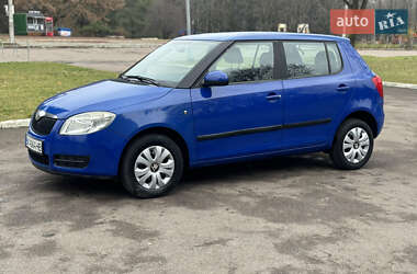 Хэтчбек Skoda Fabia 2009 в 