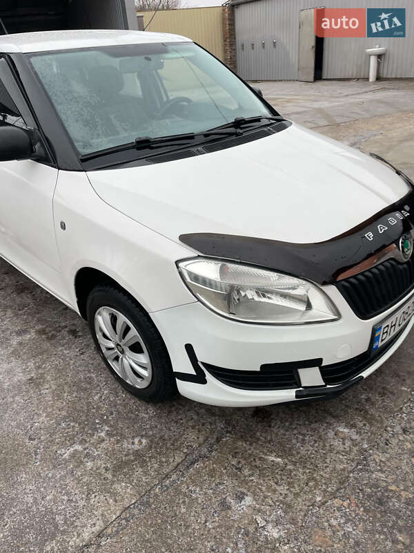 Хетчбек Skoda Fabia 2012 в Ромнах