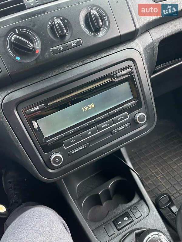 Хетчбек Skoda Fabia 2012 в Ромнах
