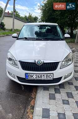 Хетчбек Skoda Fabia 2012 в Рівному