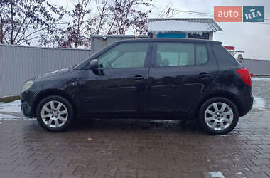 Хетчбек Skoda Fabia 2007 в Чернівцях