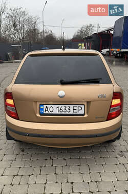 Хетчбек Skoda Fabia 2001 в 
