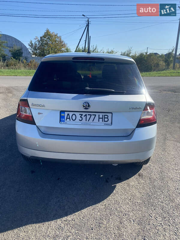 Хэтчбек Skoda Fabia 2016 в Ужгороде