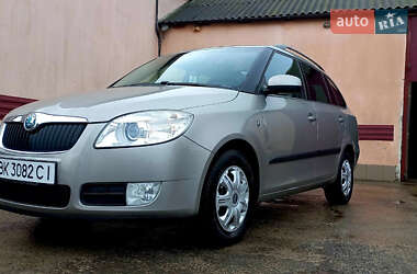 Універсал Skoda Fabia 2009 в Дубровиці