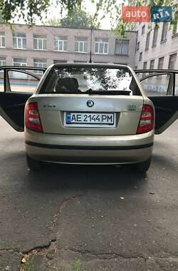 Хэтчбек Skoda Fabia 2004 в 